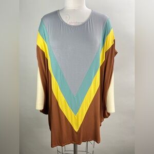 💚 3121. Color Block Oversized Chevron Tunic Top